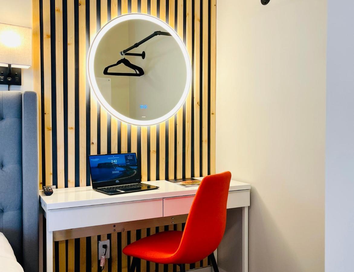 Joe's Contemporary 2 King Bedrooms Vacation In Apartment