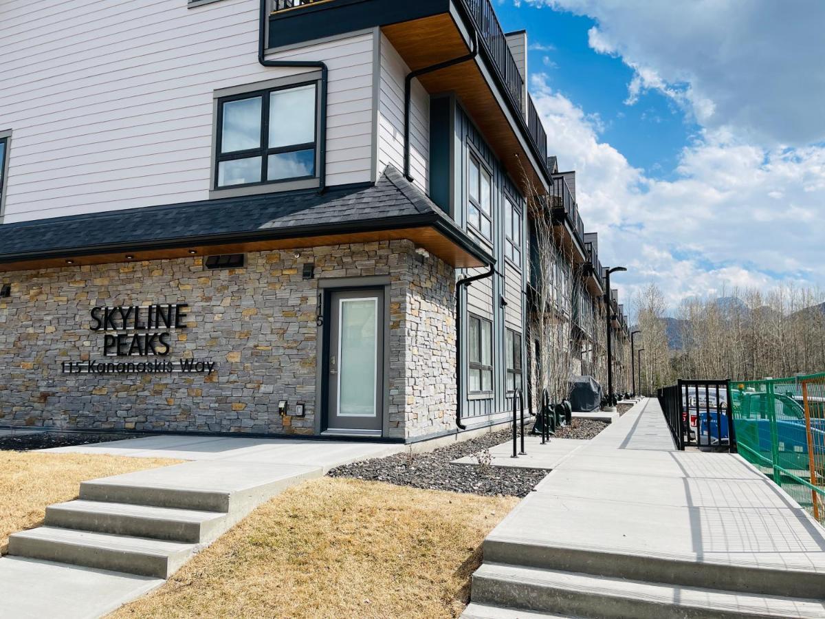 Joe's Contemporary 2 King Bedrooms Vacation In Canmore