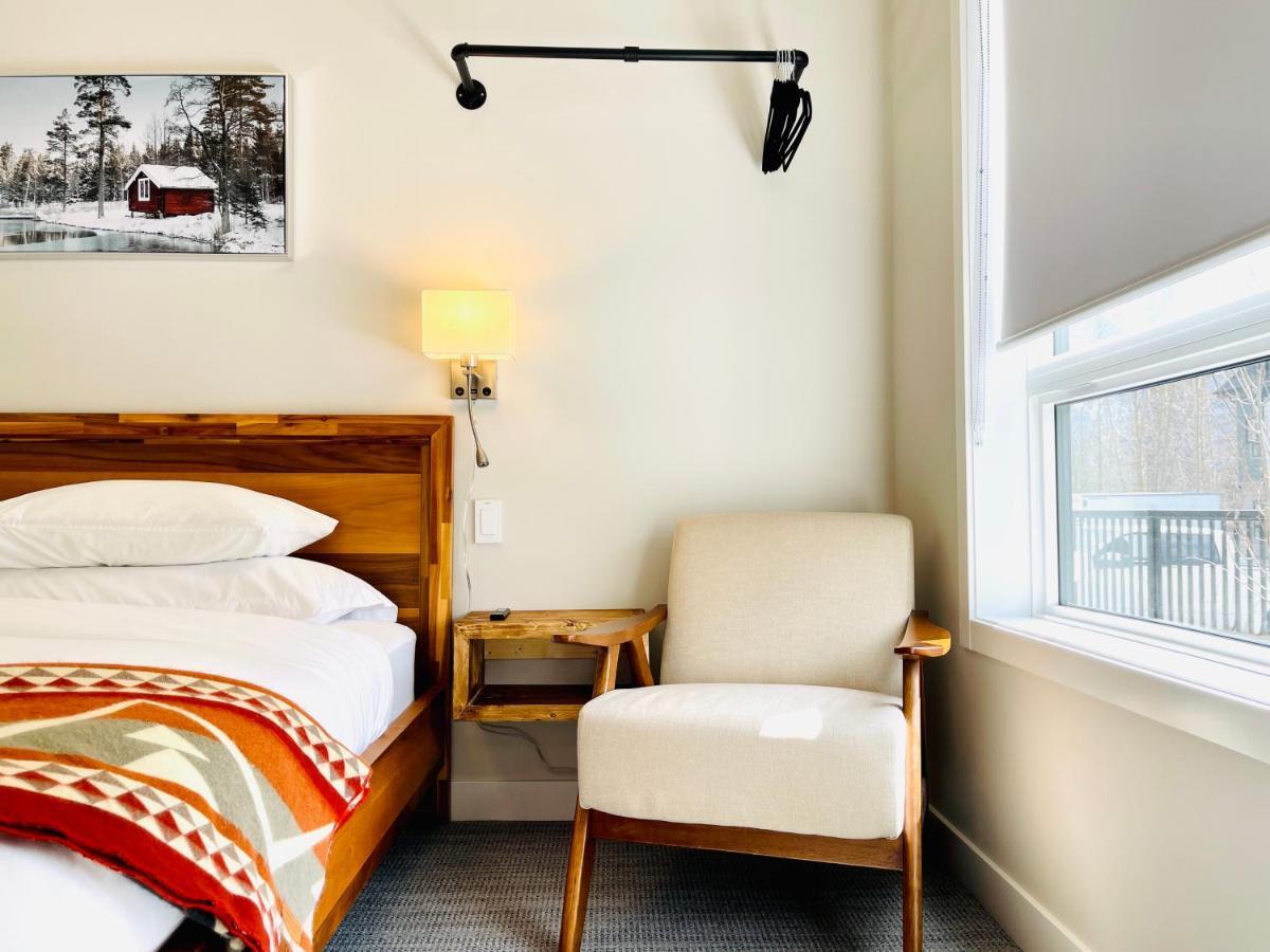 Apartment Joe's Contemporary 2 King Bedrooms Vacation In Canmore
